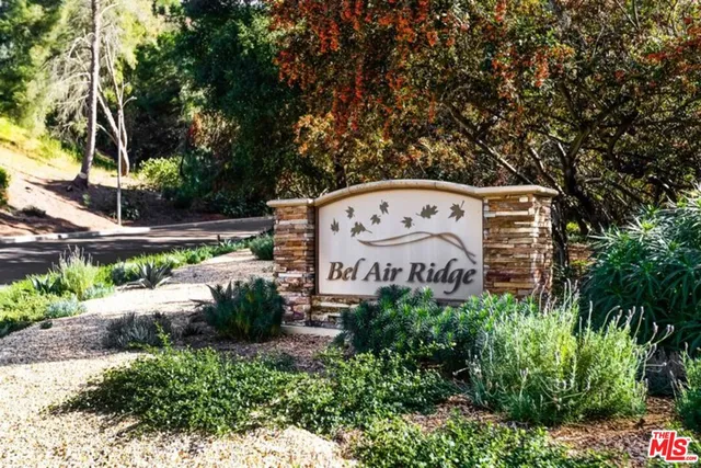 $2,890,000 | 10221 Briarwood Drive, Los Angeles, CA 90077