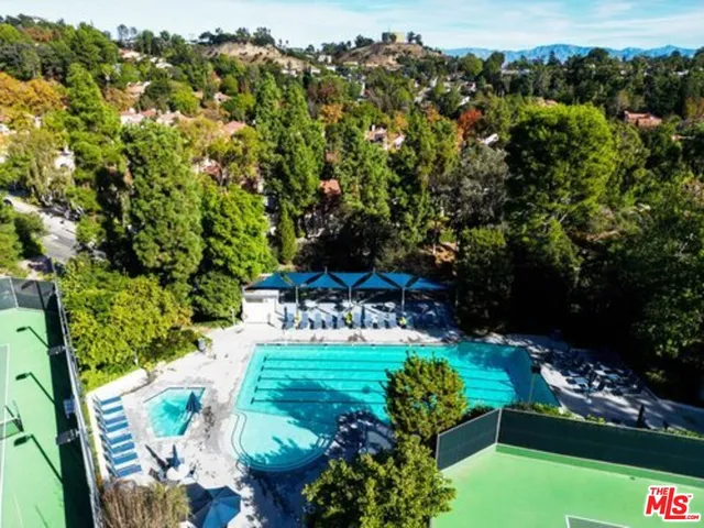$2,890,000 | 10221 Briarwood Drive, Los Angeles, CA 90077