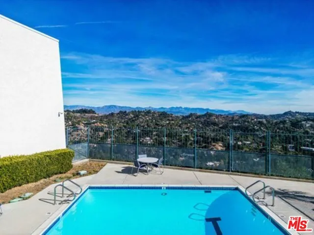 $2,890,000 | 10221 Briarwood Drive, Los Angeles, CA 90077