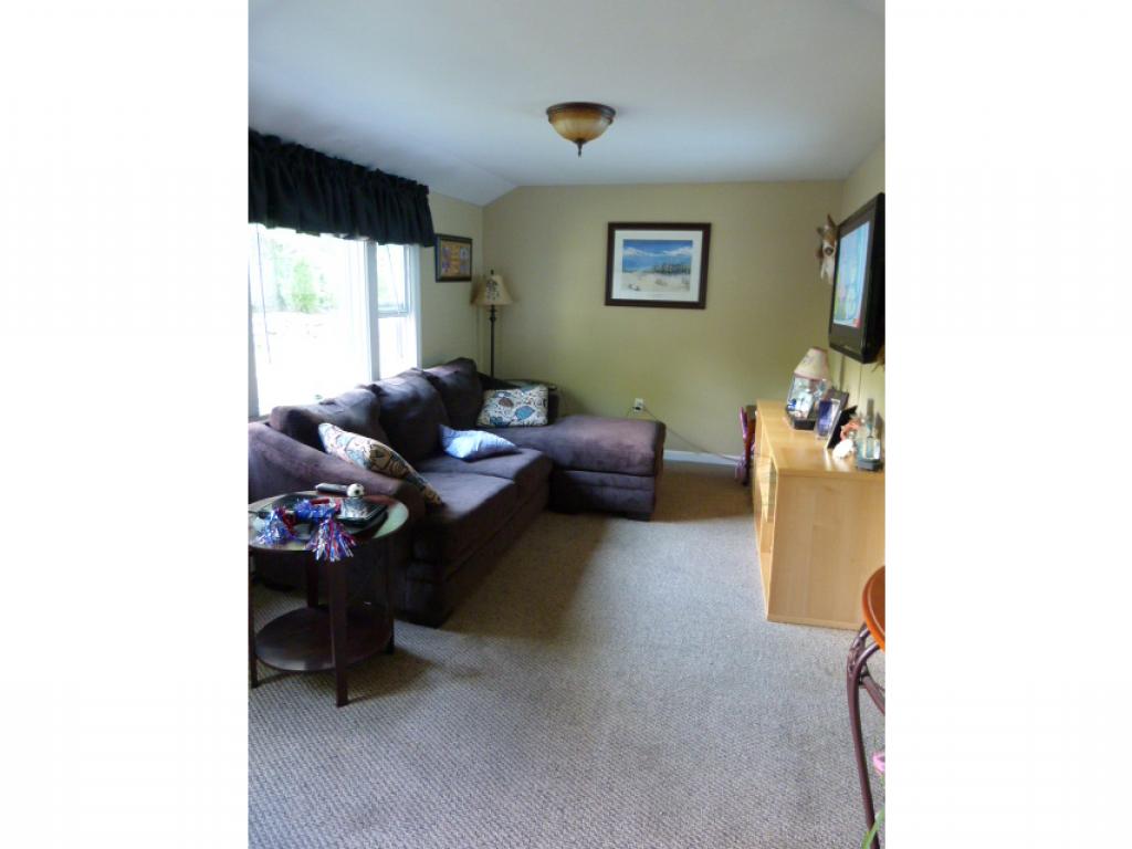 10 English Range Road Derry, NH 03038 - Photo 2 of 9