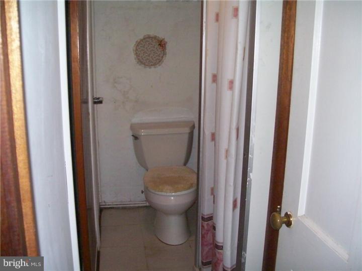 833 South Cedar Road Rockledge, PA 19046 - Photo 12 of 24 Bathroom
