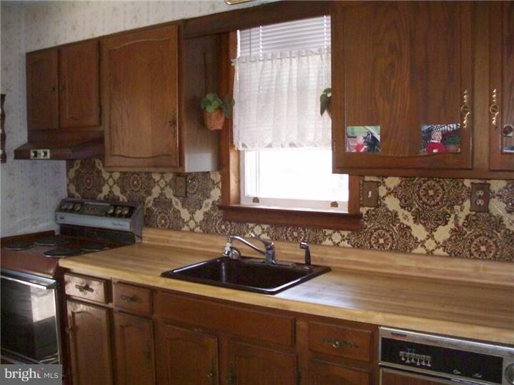 833 South Cedar Road Rockledge, PA 19046 - Photo 17 of 24 Kitchen