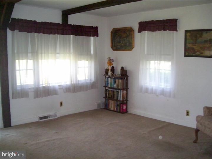 833 South Cedar Road Rockledge, PA 19046 - Photo 4 of 24 Living Room