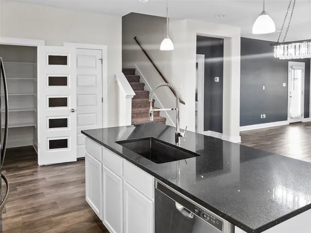 $2,550 | 551 Tanda Lane, Hutto, TX 78634