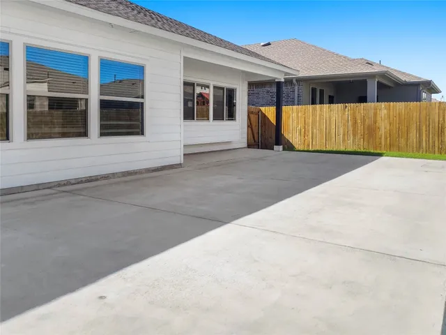 $2,550 | 551 Tanda Lane, Hutto, TX 78634