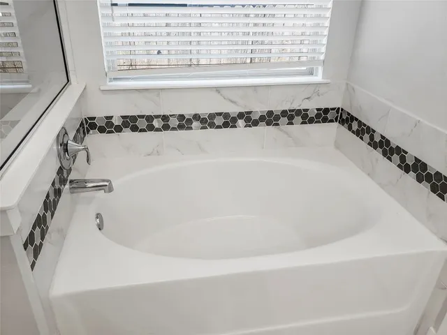 $2,550 | 551 Tanda Lane, Hutto, TX 78634