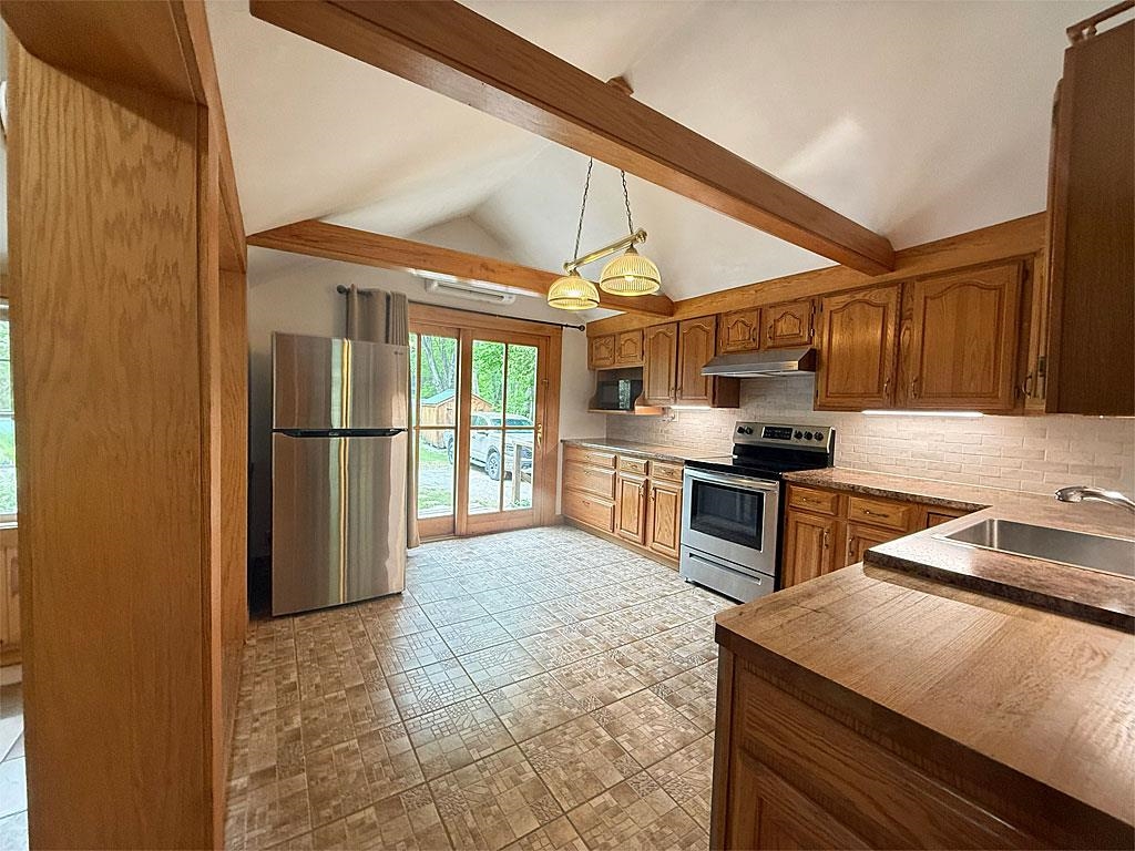 482 Clarendon Avenue West Rutland, VT 05777 - Photo 10 of 45