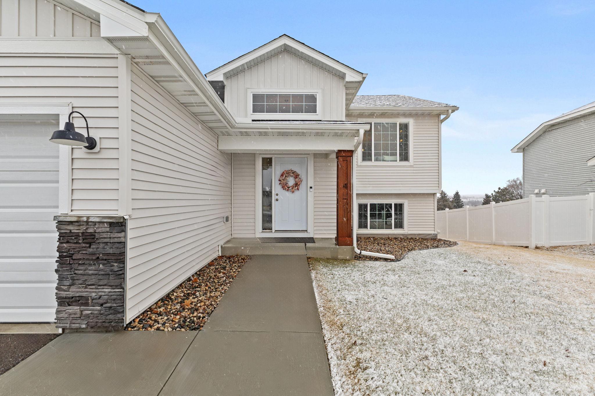 624 Emmy Lane Hanover, MN 55341 - Photo 2 of 39