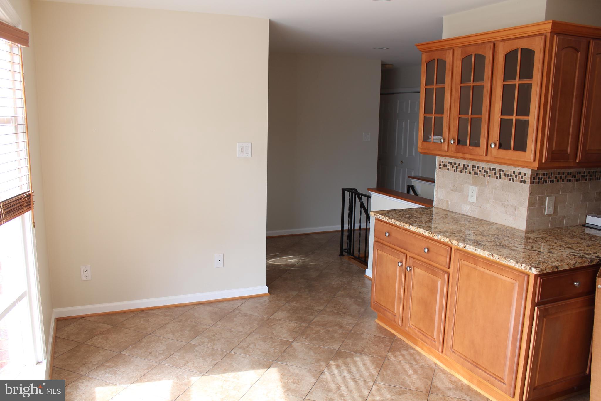 8218 Dabney Avenue Springfield, VA 22152 - Photo 5 of 33 Kitchen - eat in area