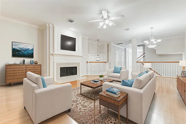 $3,000 | 30 Waugh Drive, Unit A, Houston, TX 77007