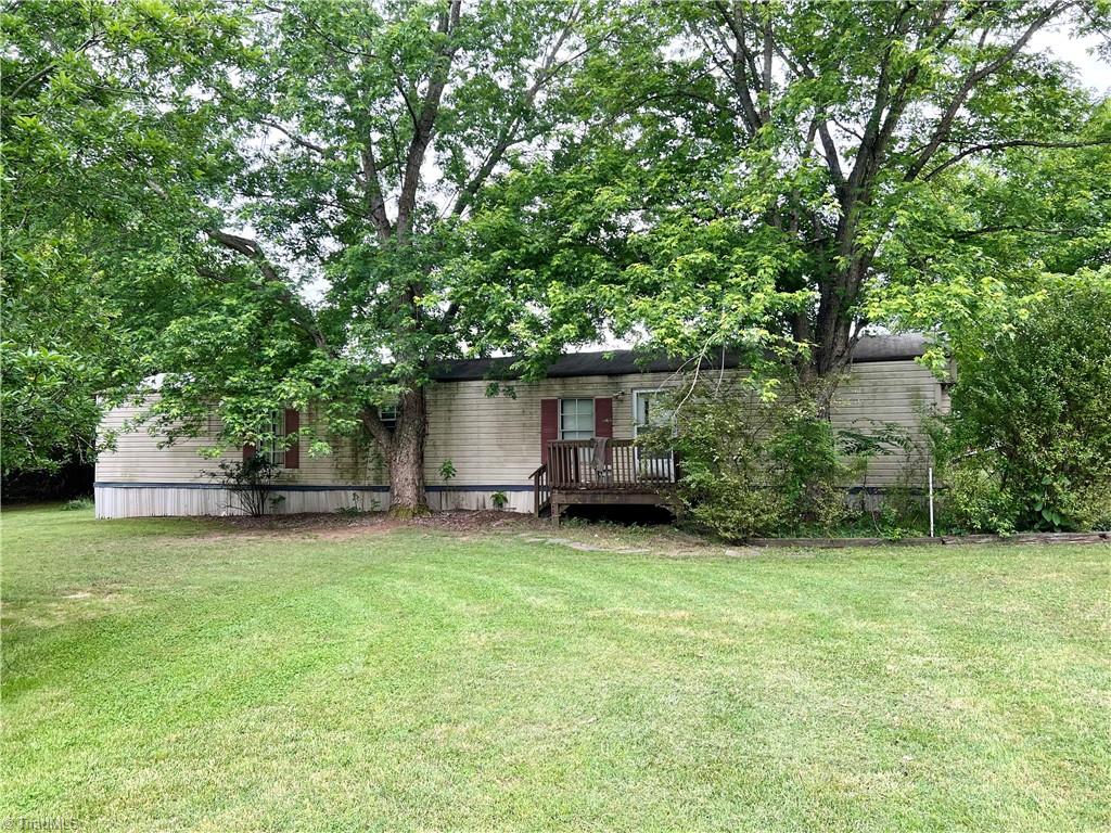 3684 Oak Ridge Road Summerfield, NC 27358 - Photo 30 of 42 Front view of mobile home