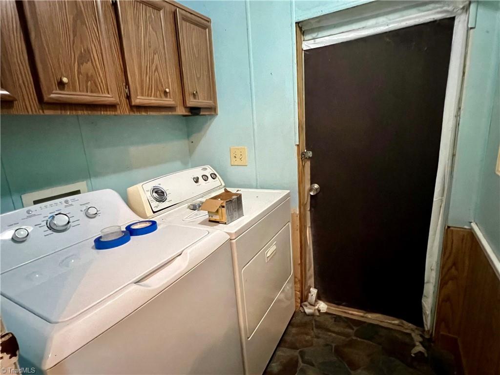 3684 Oak Ridge Road Summerfield, NC 27358 - Photo 36 of 42 Laundry in Mobile home