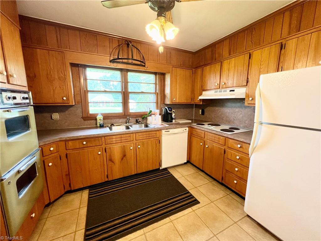 3684 Oak Ridge Road Summerfield, NC 27358 - Photo 5 of 42 Gallery Image 5
