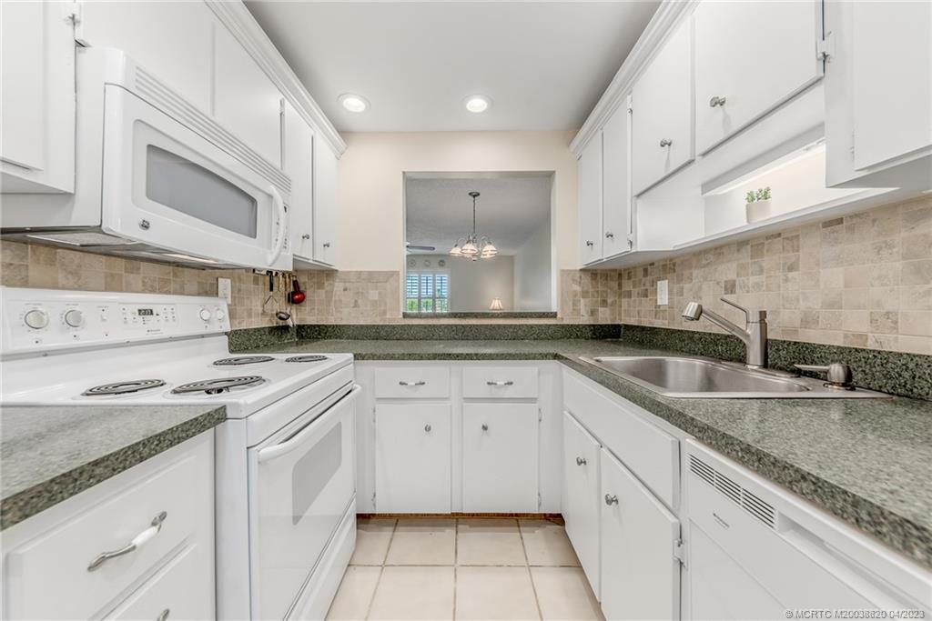 5463 Southeast Miles Grant Road, Unit 116 Stuart, FL 34997 - Photo 7 of 25 Gallery Image 7