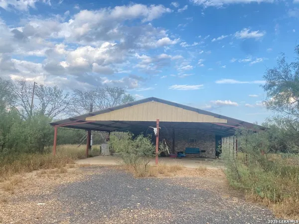 $339,800 | 3699 Highway 85, Carrizo Springs, TX 78834
