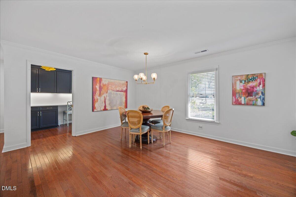 1205 Indian Trail Drive Raleigh, NC 27609 - Photo 9 of 40 10-2A1A9514