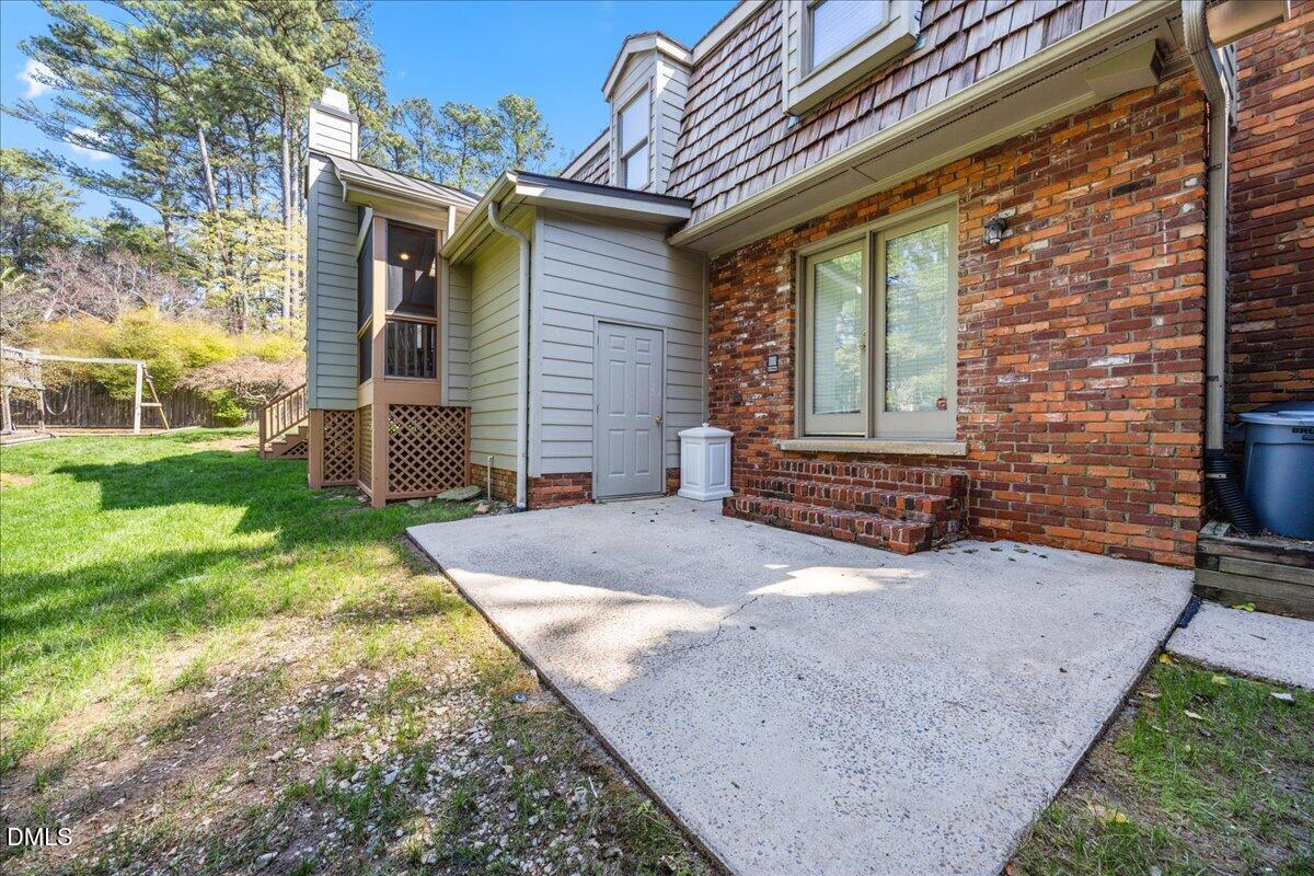 1205 Indian Trail Drive Raleigh, NC 27609 - Photo 36 of 40 37-2A1A9601