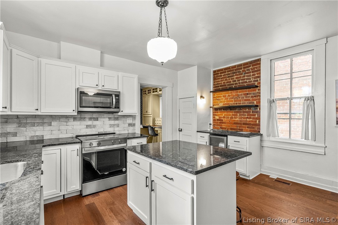 705 East Main Street Madison, IN 47250 - Photo 3 of 67