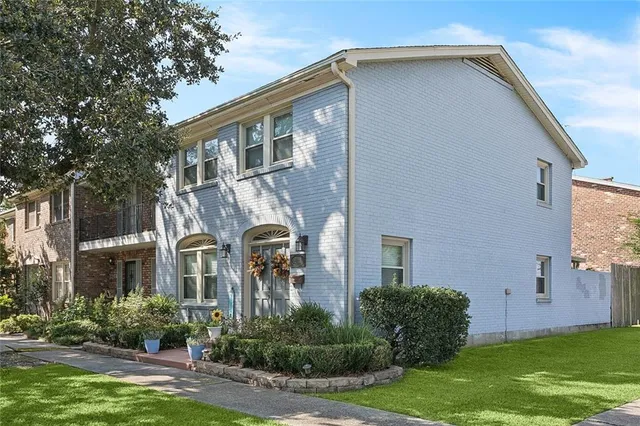 $169,000 | 224 Terry Parkway, Unit A, Terrytown, LA 70056