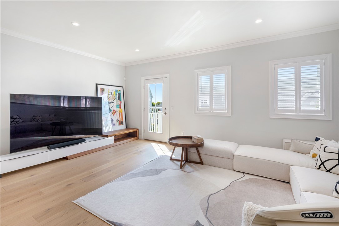 10 Kettle Point Avenue East Providence, RI 02914 - Photo 12 of 28