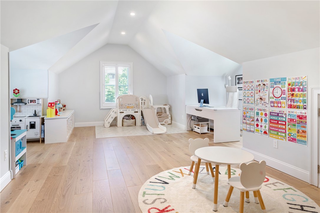 10 Kettle Point Avenue East Providence, RI 02914 - Photo 20 of 28