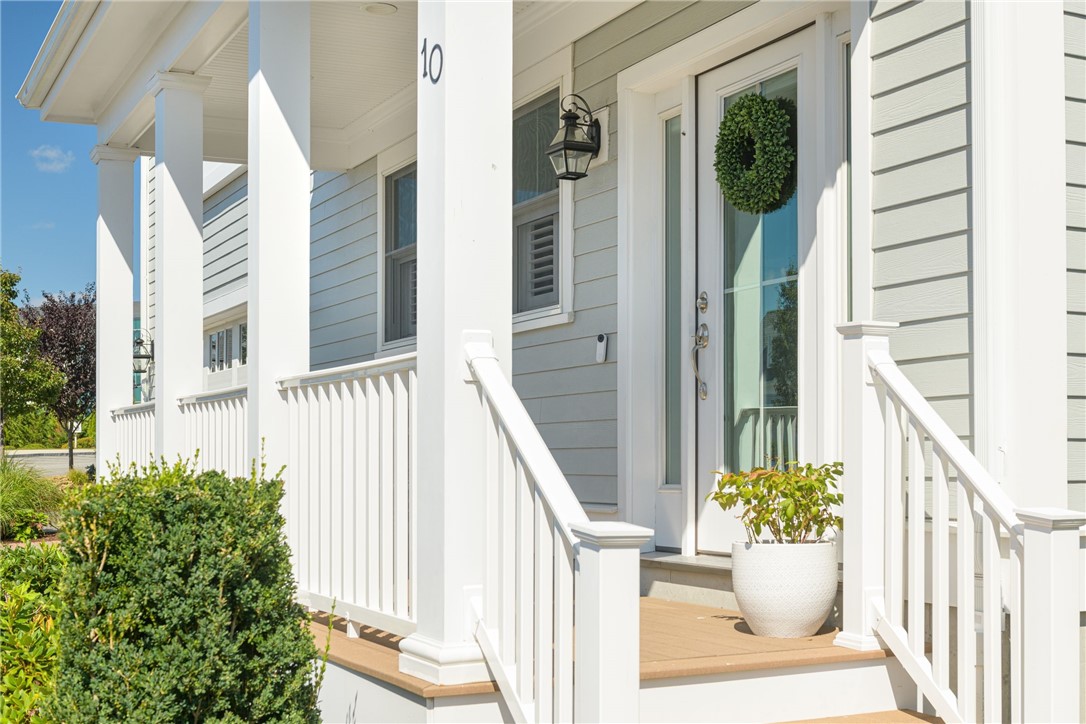 10 Kettle Point Avenue East Providence, RI 02914 - Photo 2 of 28