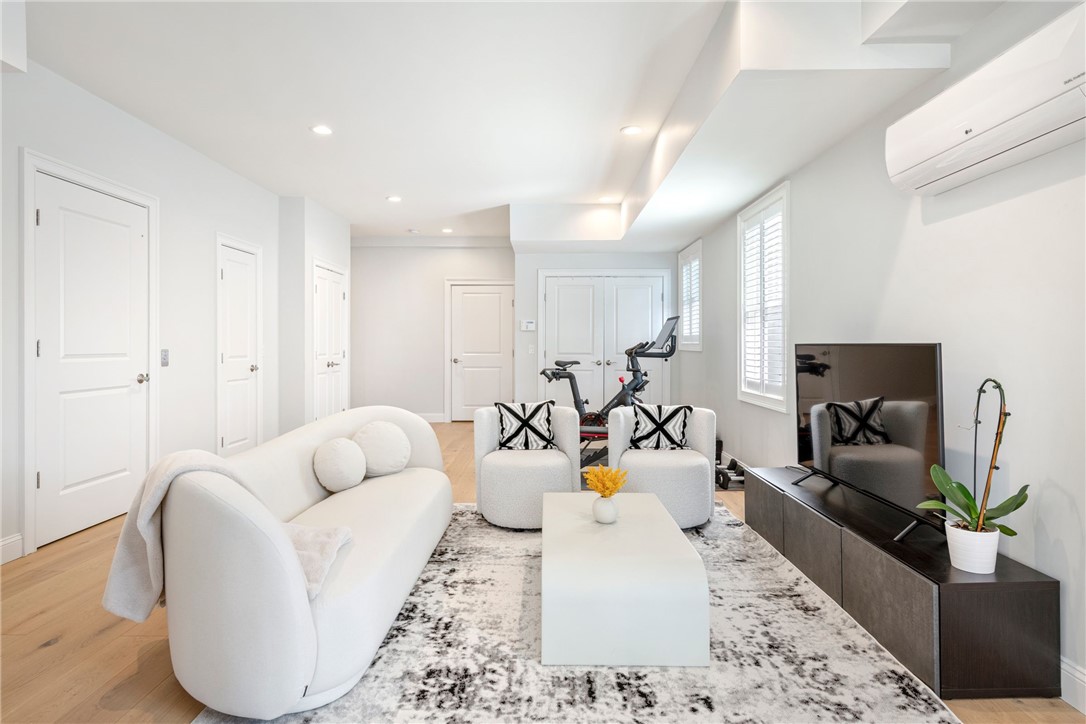 10 Kettle Point Avenue East Providence, RI 02914 - Photo 4 of 28