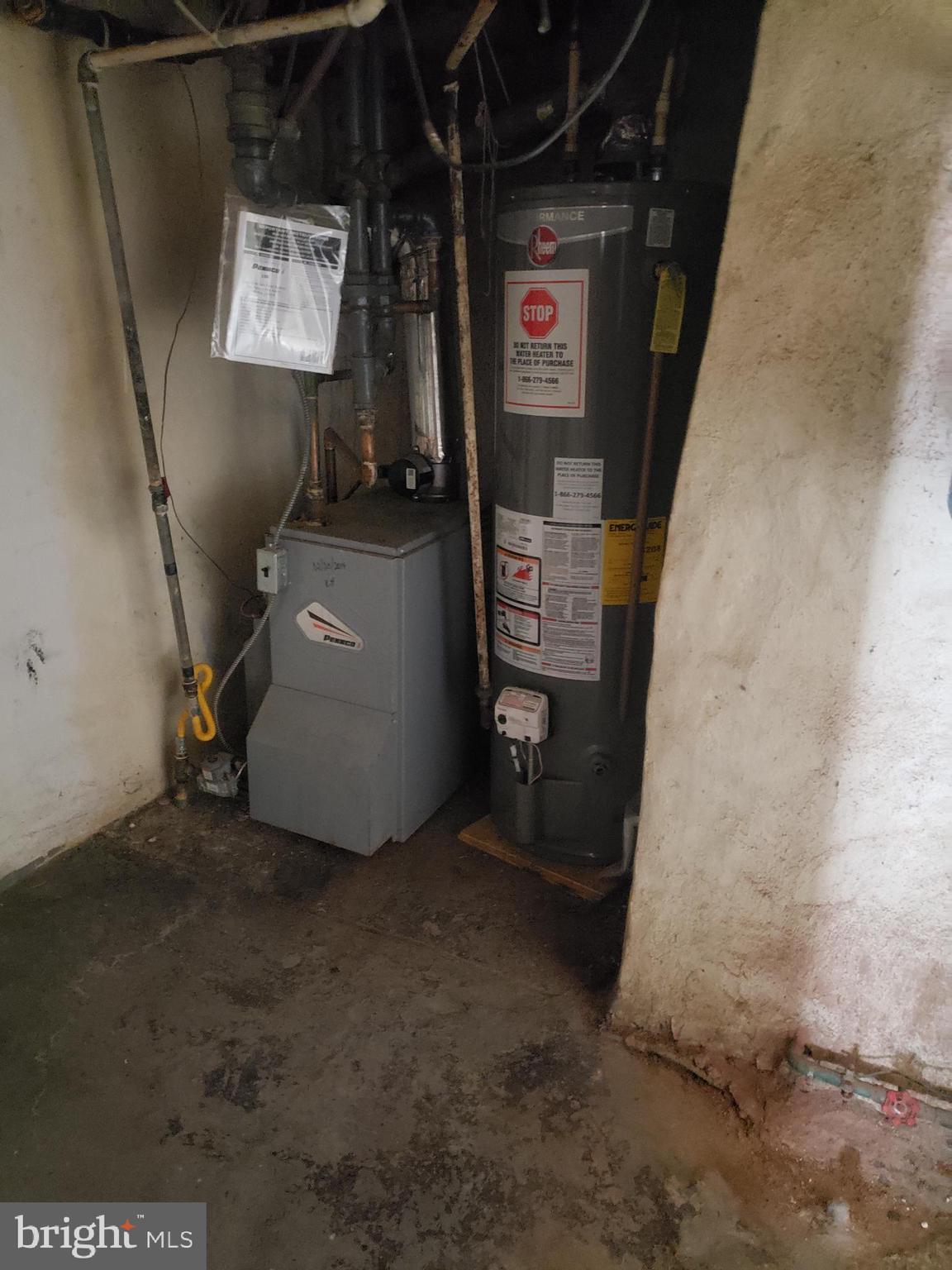249 Sanford Road Upper Darby, PA 19082 - Photo 10 of 13 Burrner / Hotwater Tank