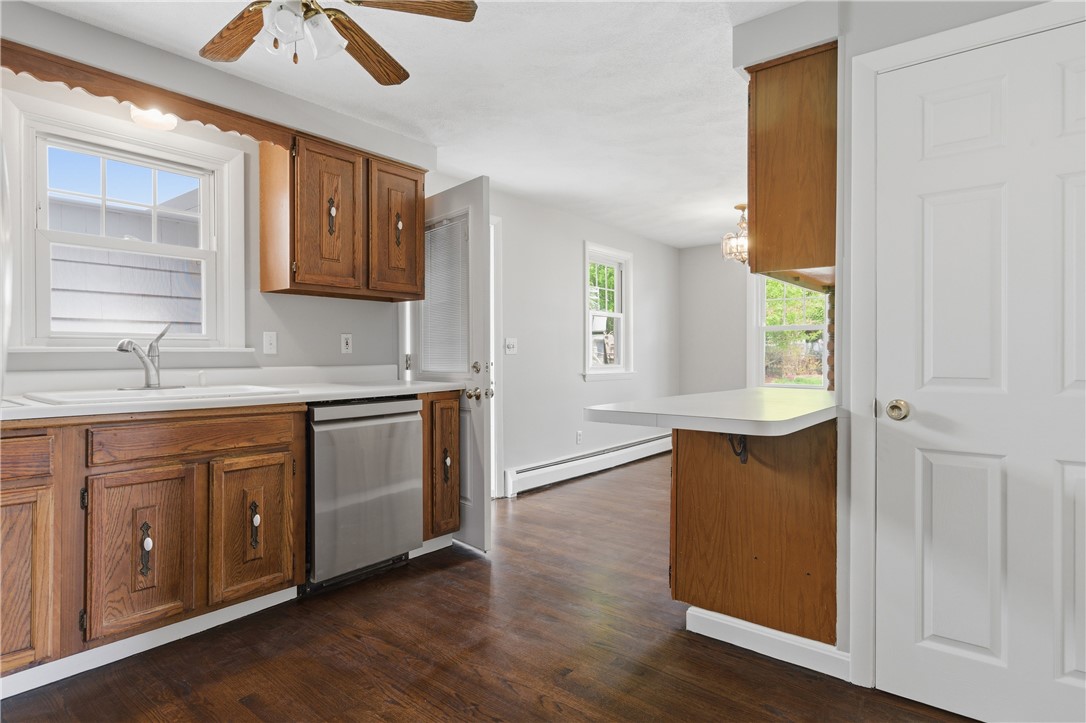 21 Citizen Street Cumberland, RI 02864 - Photo 8 of 36