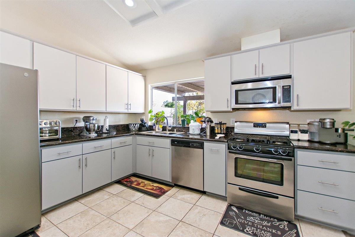 68335 Tortuga Road Cathedral City, CA 92234 - Photo 13 of 31 11-Kitchen - Copy