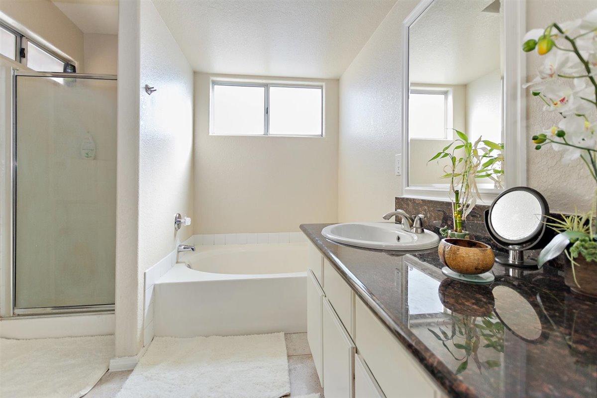 68335 Tortuga Road Cathedral City, CA 92234 - Photo 18 of 31 17-Primary Bathroom - Copy