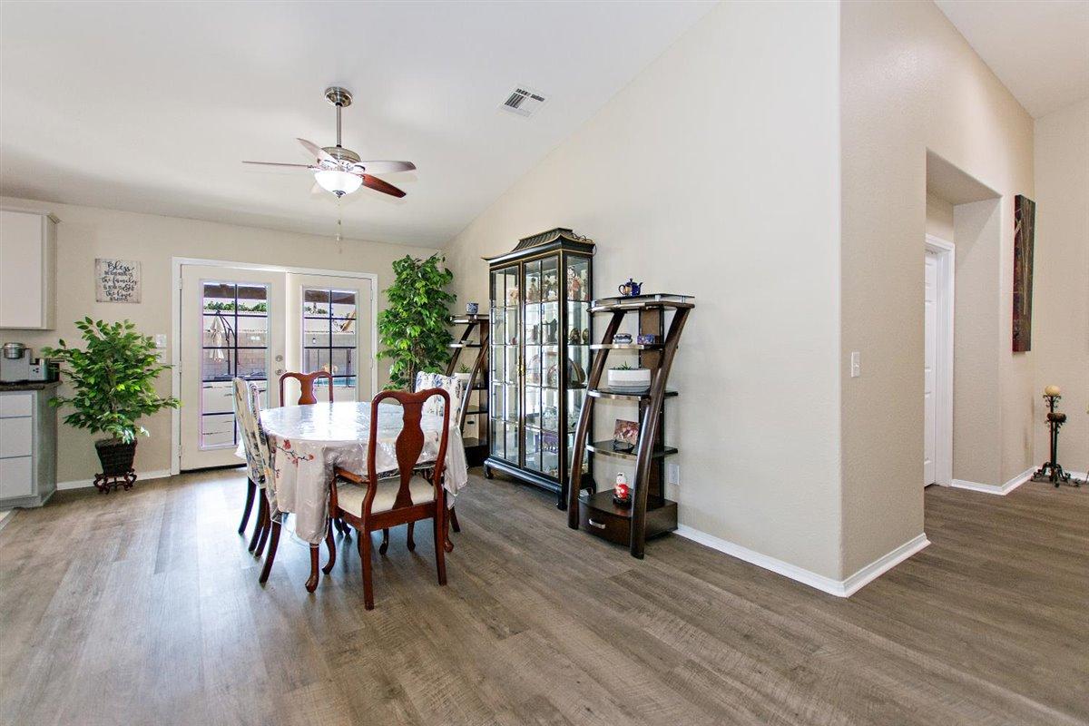 68335 Tortuga Road Cathedral City, CA 92234 - Photo 9 of 31 07-Dining Room - Copy - Copy