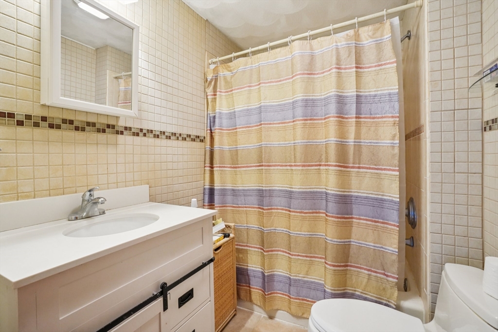 25 Monte Road Lynn, MA 01904 - Photo 13 of 28