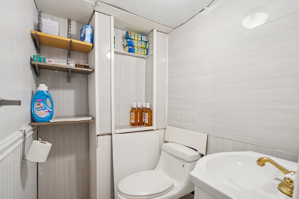 25 Monte Road Lynn, MA 01904 - Photo 19 of 28