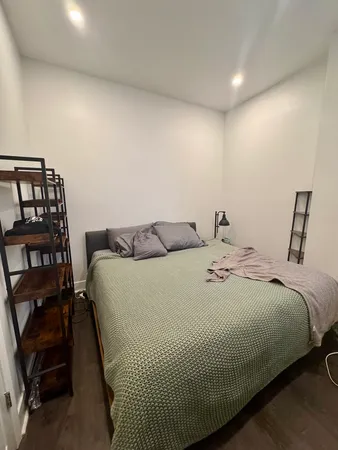 $3,500 | 948 West Addison Street, Unit 3, Chicago, IL 60613