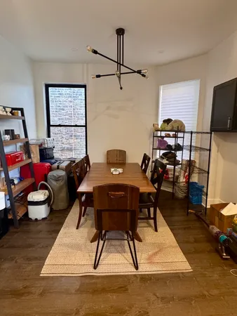 $3,500 | 948 West Addison Street, Unit 3, Chicago, IL 60613