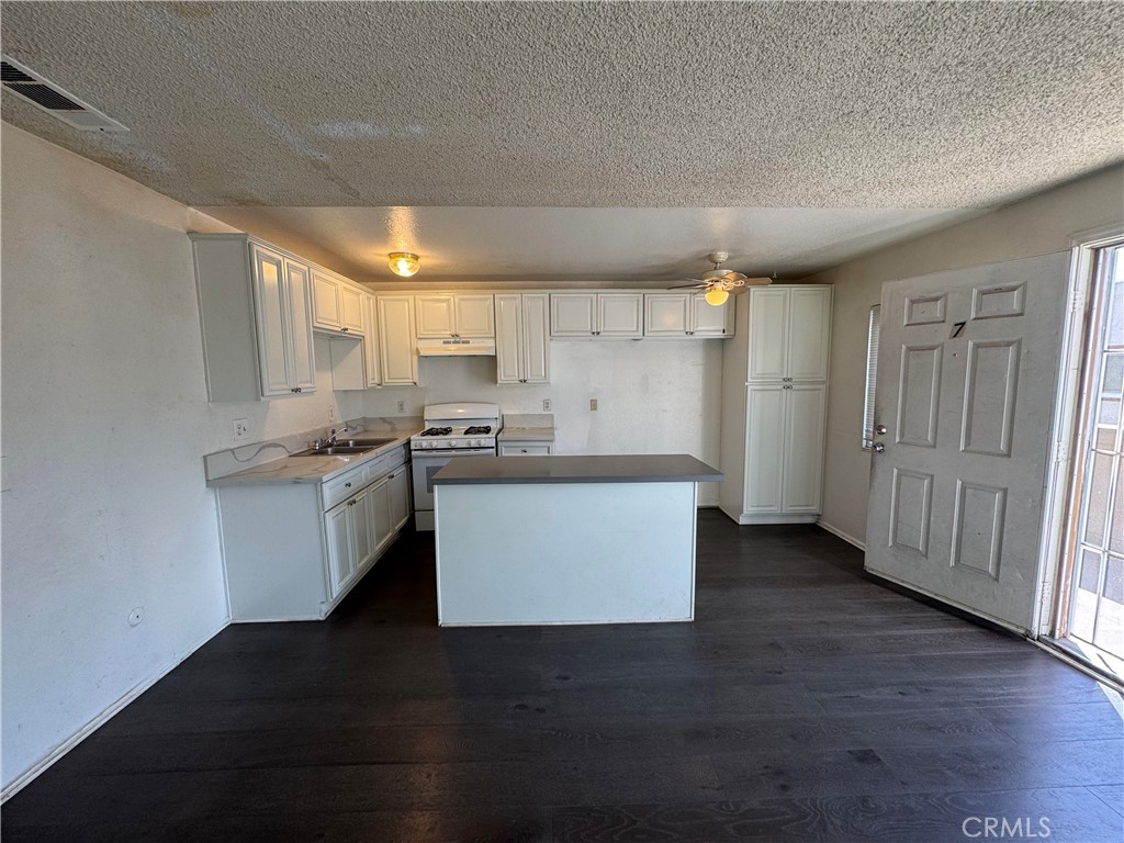 3751 Harvill Lane Riverside, CA 92503 - Photo 1 of 11