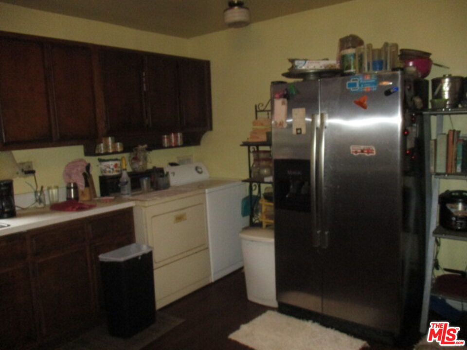 2430 South Cochran Avenue Los Angeles, CA 90016 - Photo 3 of 6