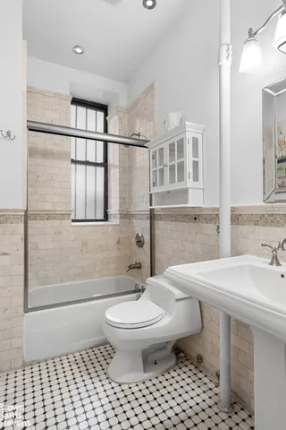 $1,250,000 | 229 West 97th Street, Unit 6E | Upper West Side