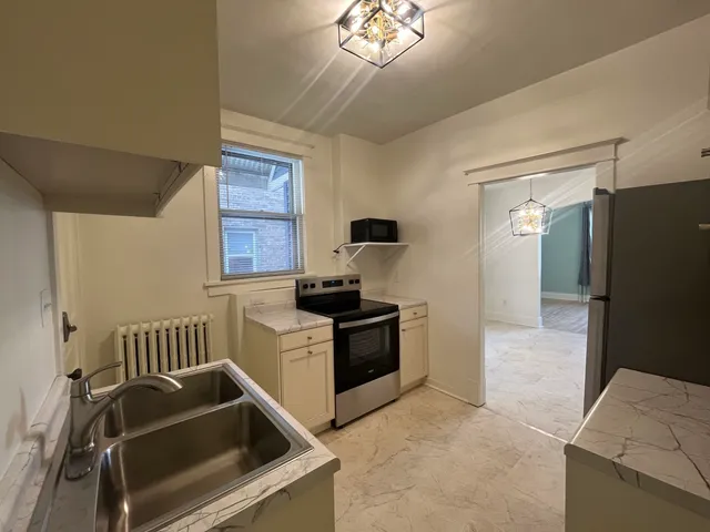 $1,100 | 1824 John Avenue, Superior, WI 54880