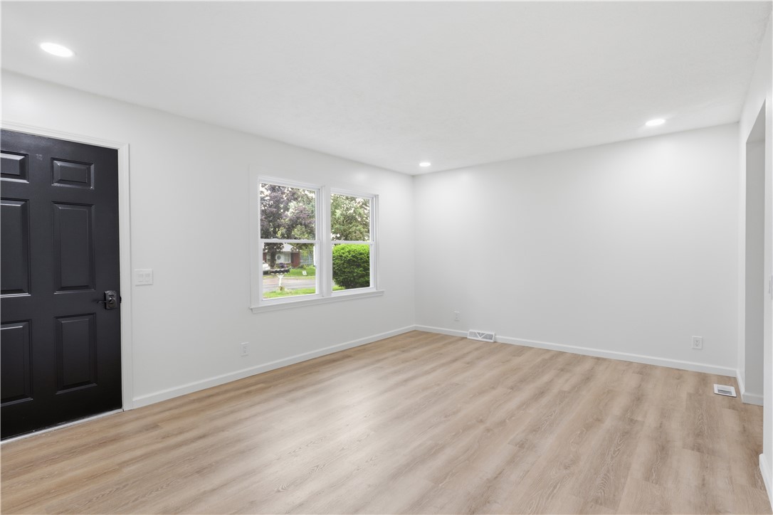 23 Cross Gates Road Gates, NY 14606 - Photo 3 of 20