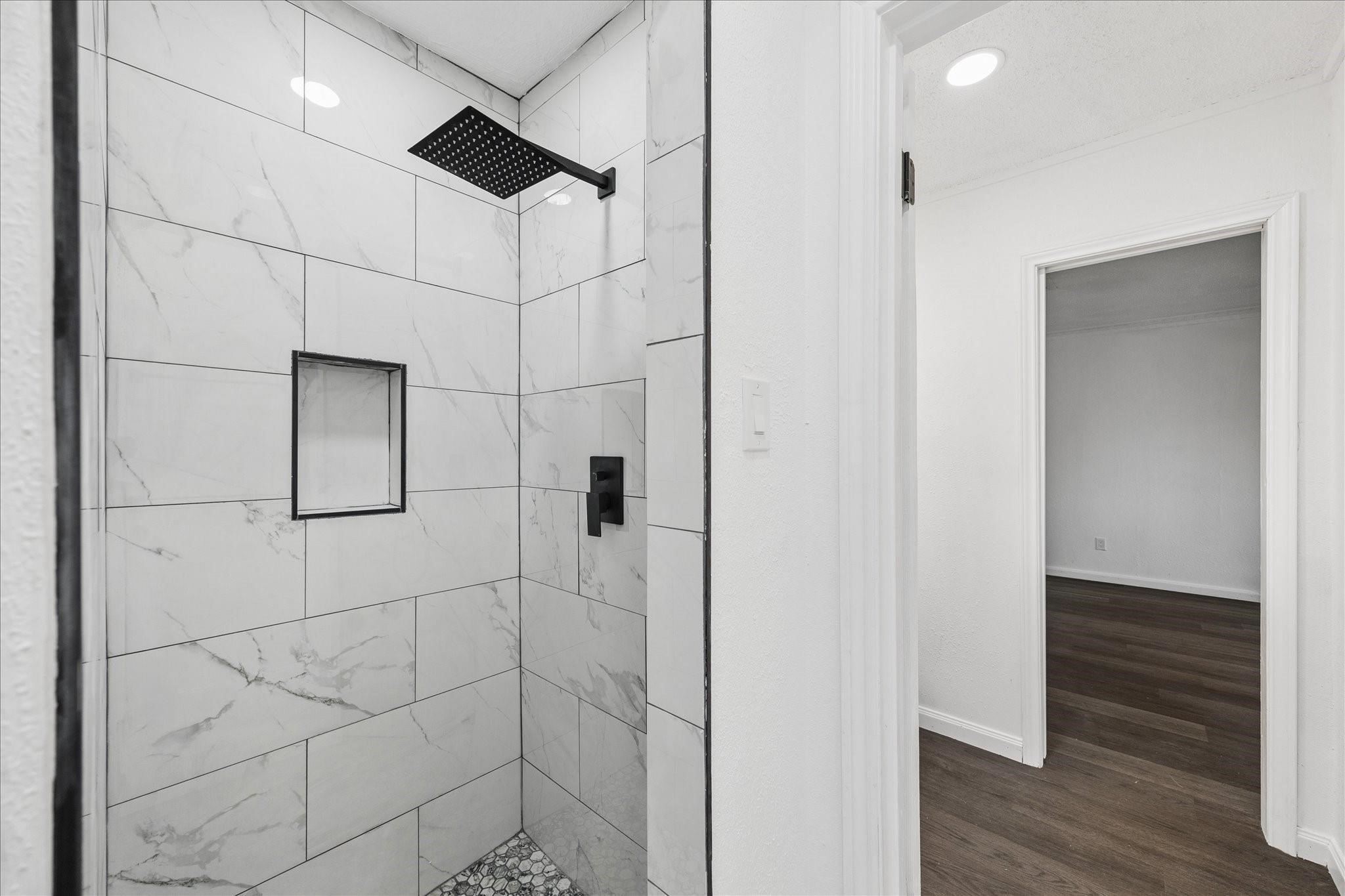 210 Weeping Oak Lane Spring, TX 77388 - Photo 13 of 20 a bathroom with a shower