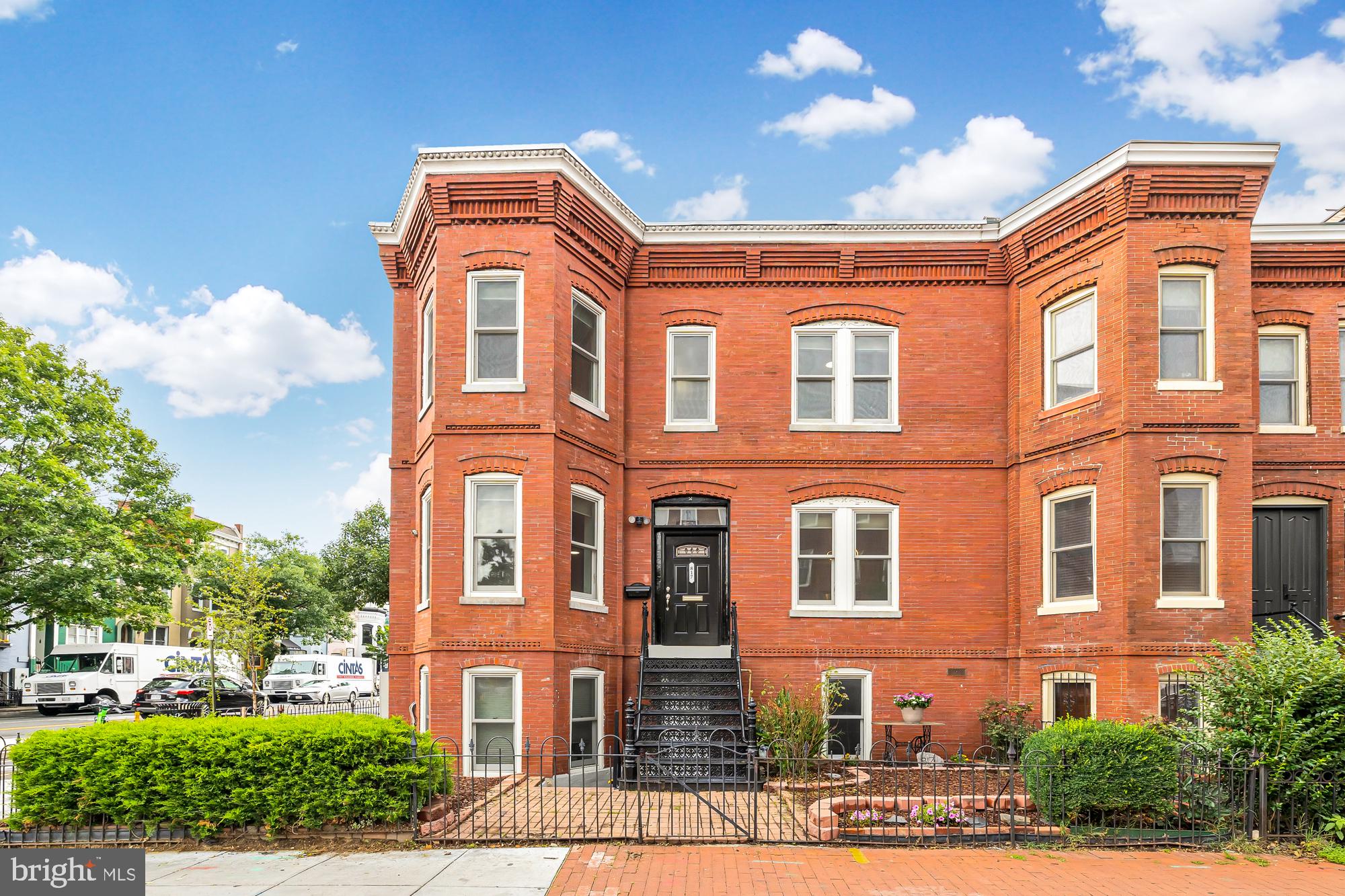 817 T Street Northwest, Unit B Washington, DC 20001 - Photo 15 of 17 Welcome to 817 T St NW #B