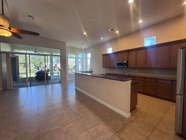 $3,200 | 3318 Burlington Place Southwest, Vero Beach, FL 32968