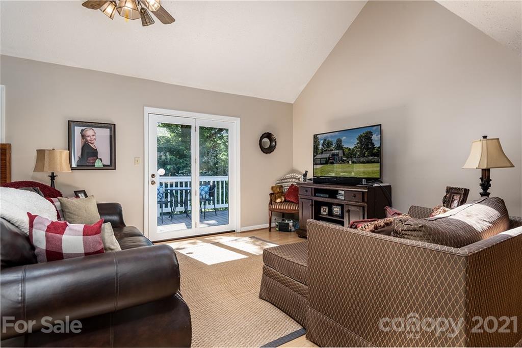 5896 Bollinger Loop Morganton, NC 28655 - Photo 6 of 30 Gallery Image 6