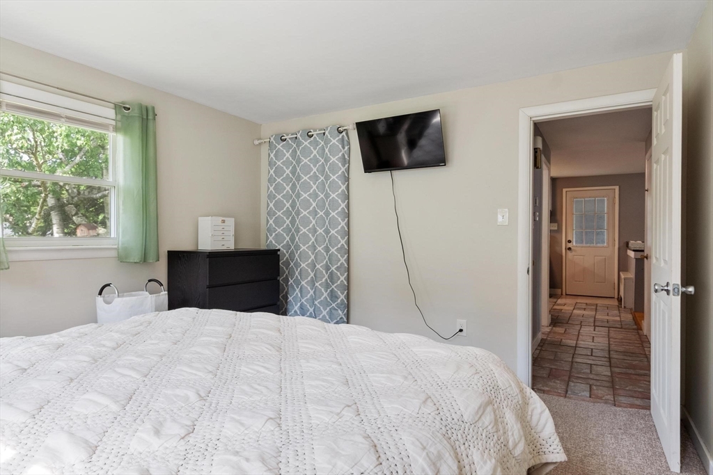 4 Cranston Street Worcester, MA 01606 - Photo 21 of 37