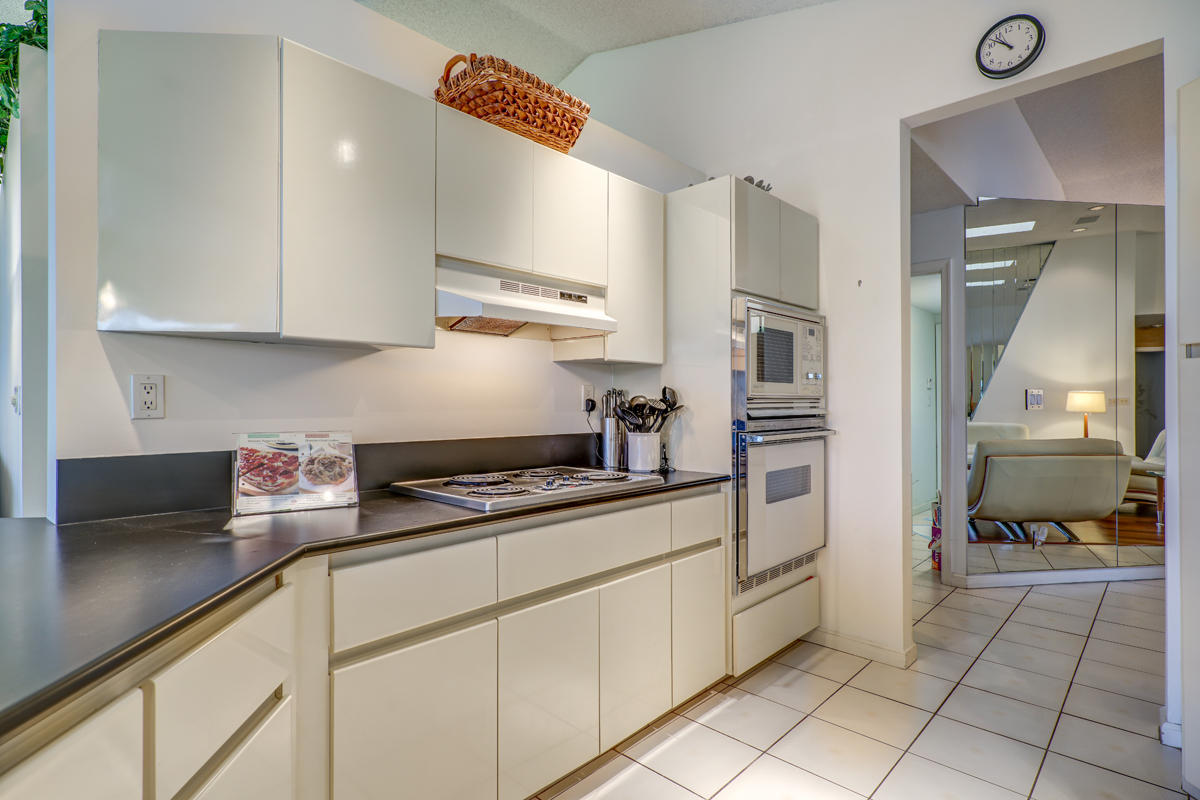 10608 Avenida Santa Ana Boca Raton, FL 33498 - Photo 15 of 41 24@Robert Fernandez