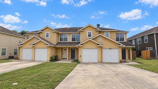 $1,200 | 10010 Vasso View, Unit 3, Converse, TX 78109