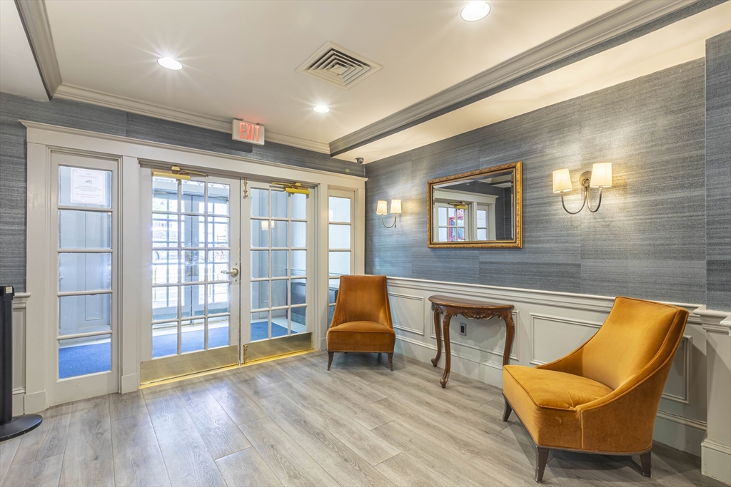 534 Beacon Street, Unit 301 Boston, MA 02215 - Photo 12 of 14
