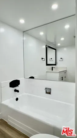 $4,495 | 414 North Palm Drive, Unit 8, Beverly Hills, CA 90210